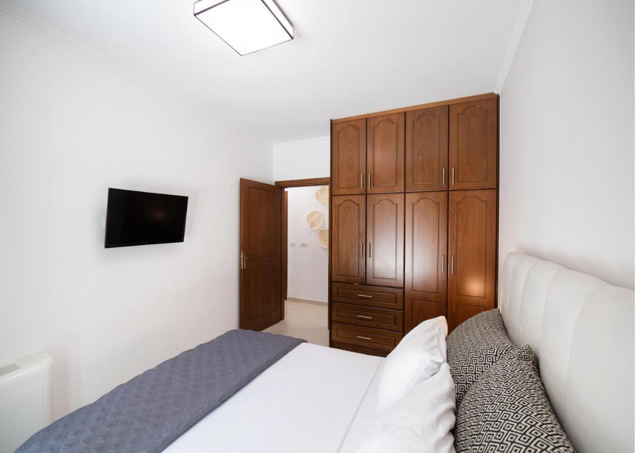 Peratzada Apartments 瓦西利基 外观 照片